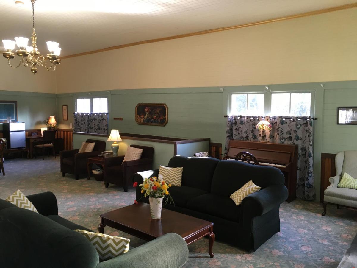Alexander's Ashford